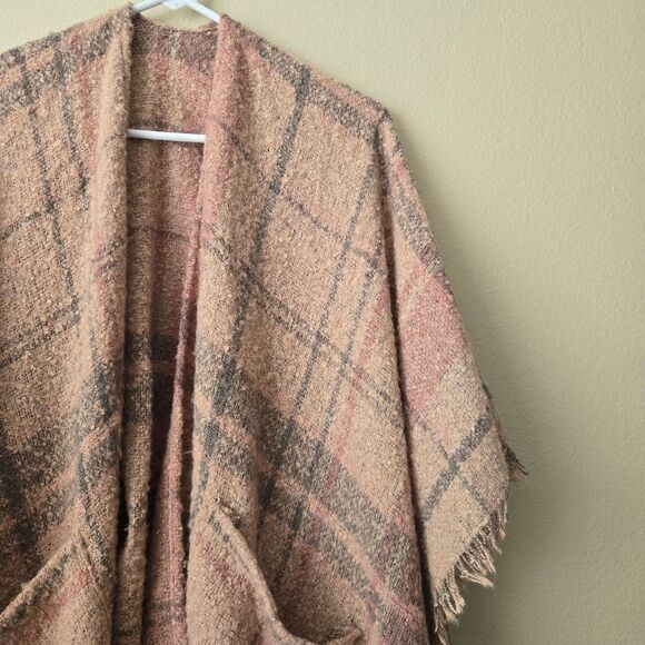 EMANUEL GERALDO Women Plaid Blanket Poncho Shawl Pockets Fluffy Knit Multi Color - Picture 4 of 10